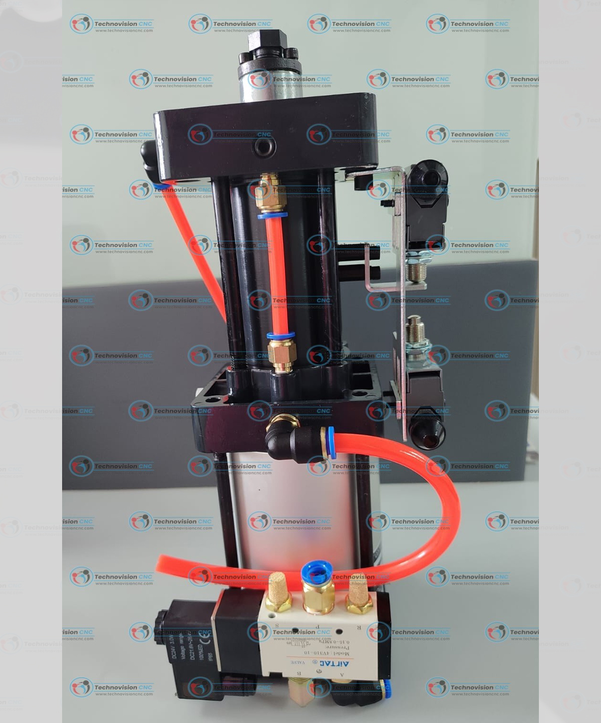 PNEUMATIC HYDROLIC BOOSTING CYLINDER